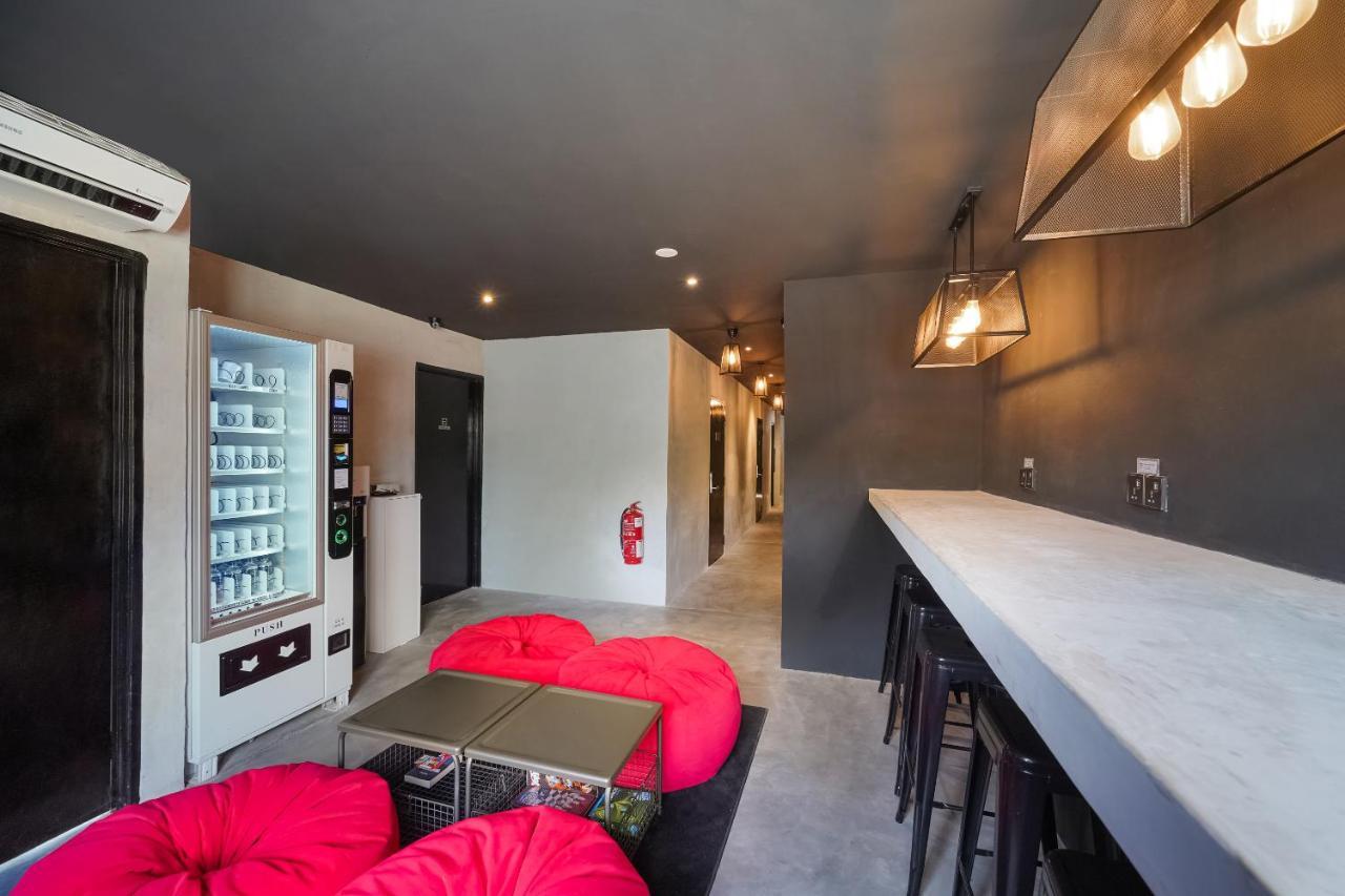 Oyo 89635 Modular Langkawi Capsule Hotel Padang Mat Sirat Exterior photo